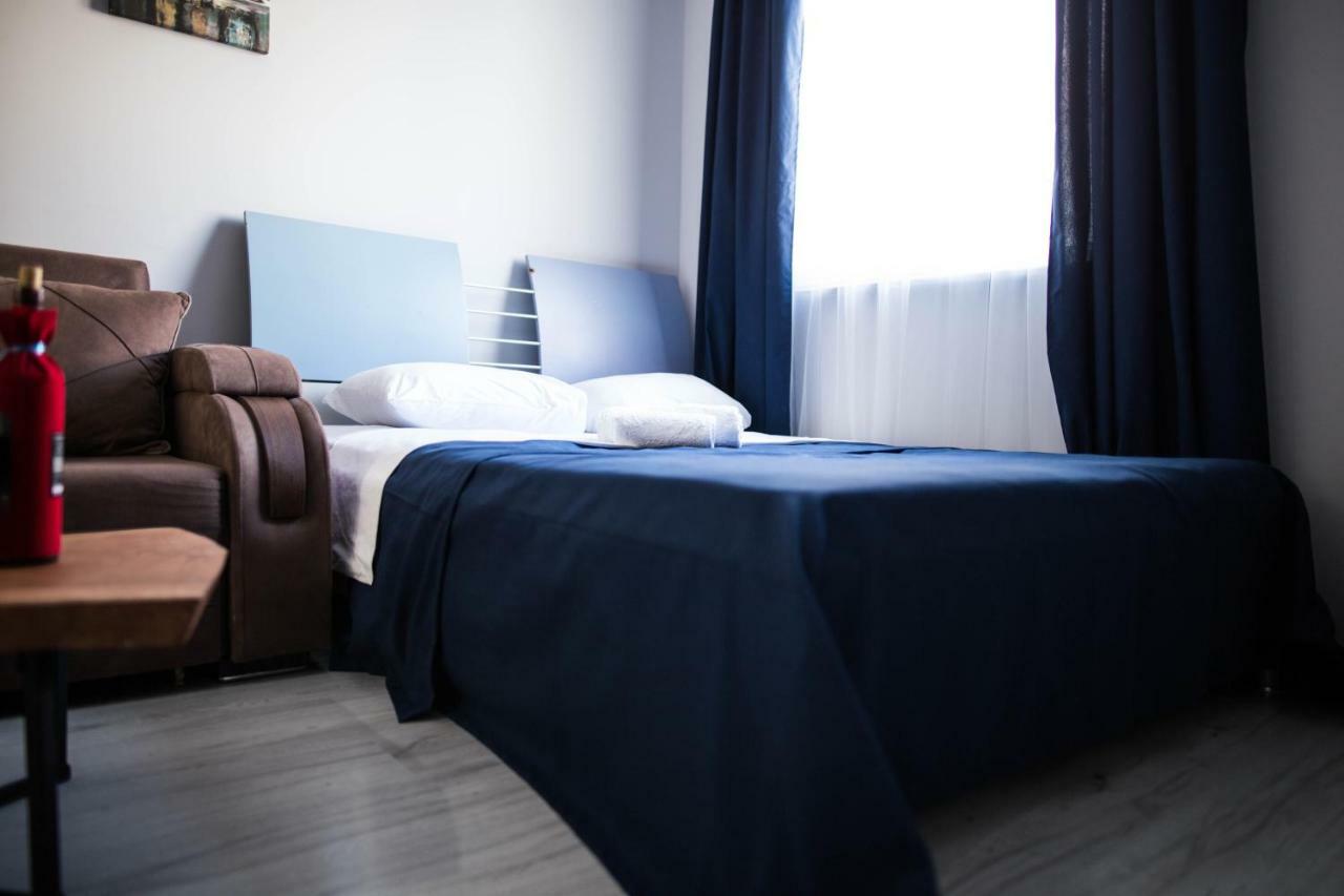 Central Apart-Hotel Batumi Bagian luar foto